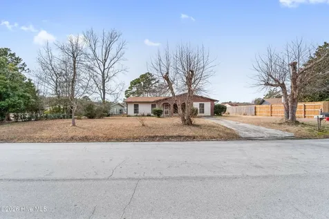 6002 E Red Oak Court Jacksonville NC 28546