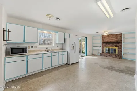 6002 E Red Oak Court Jacksonville NC 28546