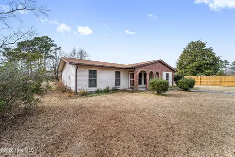 6002 E Red Oak Court Jacksonville NC 28546