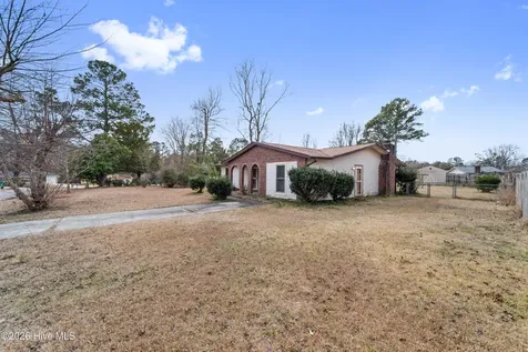 6002 E Red Oak Court Jacksonville NC 28546