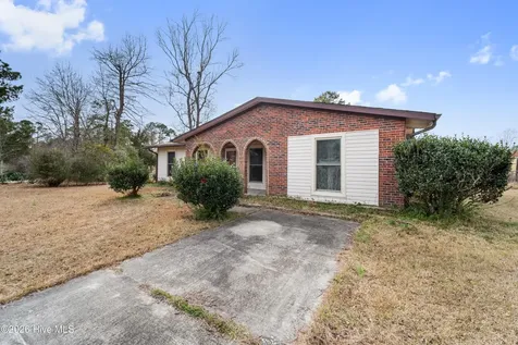 6002 E Red Oak Court Jacksonville NC 28546