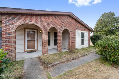 6002 E Red Oak Court Jacksonville NC 28546