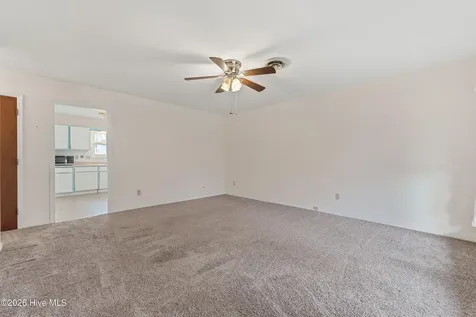 6002 E Red Oak Court Jacksonville NC 28546