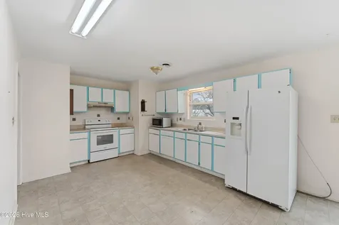 6002 E Red Oak Court Jacksonville NC 28546