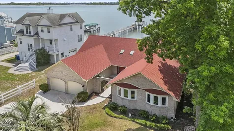 995 Chadwick Shores Drive Sneads Ferry NC 28460