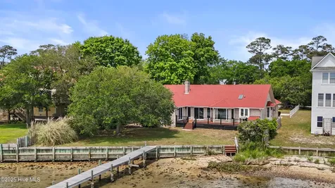 995 Chadwick Shores Drive Sneads Ferry NC 28460