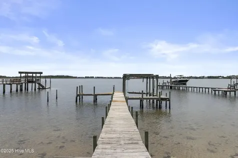 995 Chadwick Shores Drive Sneads Ferry NC 28460