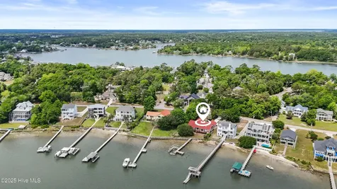995 Chadwick Shores Drive Sneads Ferry NC 28460