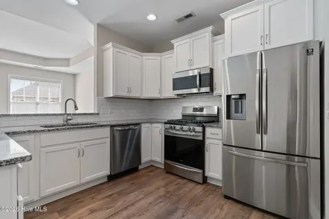 6413 Pinnacle Point Winnabow NC 28479