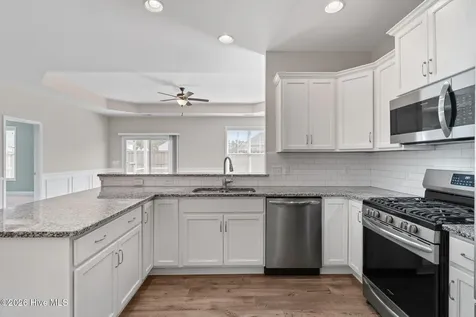 6413 Pinnacle Point Winnabow NC 28479