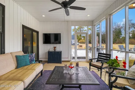 542 Deer Creek Drive Cape Carteret NC 28584