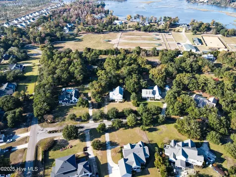 53 Ballast Point Road Hampstead NC 28443