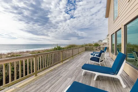 111 Dogwood Circle Pine Knoll Shores NC 28512