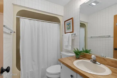 111 Dogwood Circle Pine Knoll Shores NC 28512