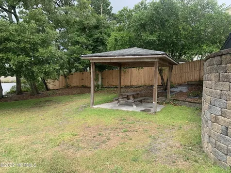 276 E Ivybridge Drive Hubert NC 28539