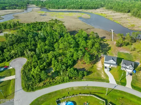 276 E Ivybridge Drive Hubert NC 28539