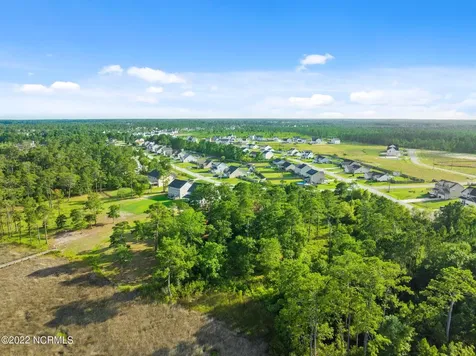 276 E Ivybridge Drive Hubert NC 28539