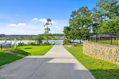 276 E Ivybridge Drive Hubert NC 28539