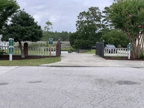 276 E Ivybridge Drive Hubert NC 28539