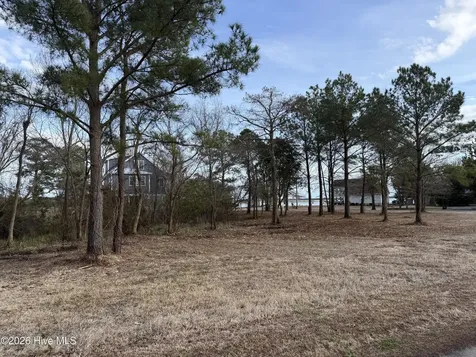 53 Bayside Drive New Bern NC 28560