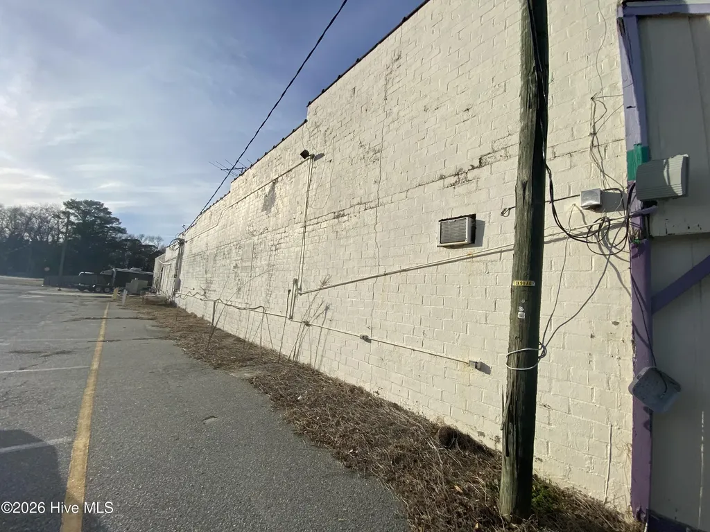 202 S Pine Street Pink Hill NC 28572