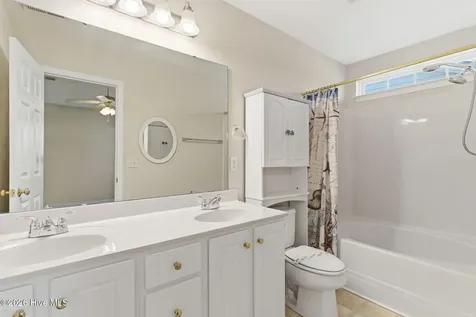5243 Minnesota Drive SE Southport NC 28461