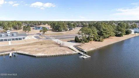5718 Sloop Court New Bern NC 28560