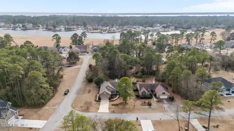 5718 Sloop Court New Bern NC 28560
