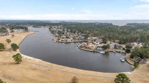 5718 Sloop Court New Bern NC 28560