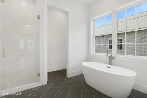 2024 Bay Colony Lane Wilmington NC 28405