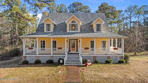 33 Neuse Winds Drive Oriental NC 28571