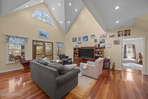 33 Neuse Winds Drive Oriental NC 28571
