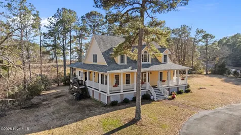 33 Neuse Winds Drive Oriental NC 28571