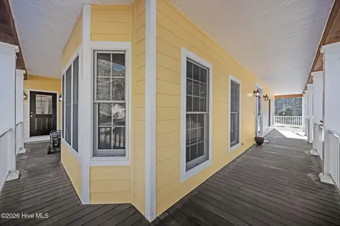 33 Neuse Winds Drive Oriental NC 28571