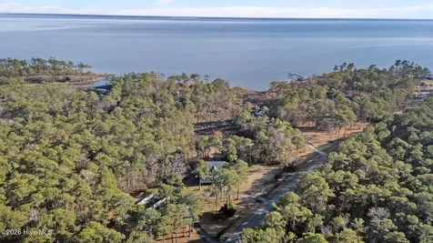 33 Neuse Winds Drive Oriental NC 28571