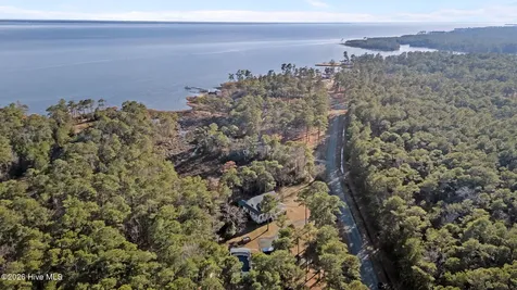 33 Neuse Winds Drive Oriental NC 28571