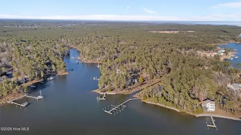 33 Neuse Winds Drive Oriental NC 28571