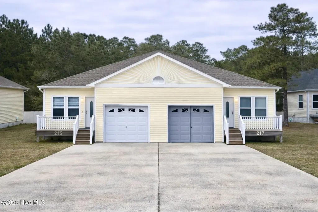 215/217 Lloyd Street Holly Ridge NC 28445