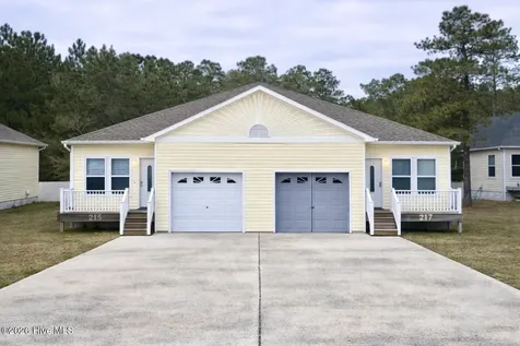 215/217 Lloyd Street Holly Ridge NC 28445