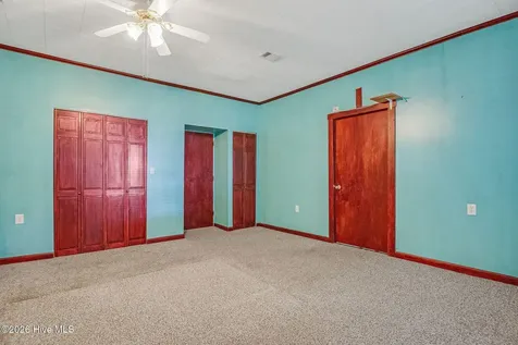 201 N Wilmington Street Richlands NC 28574