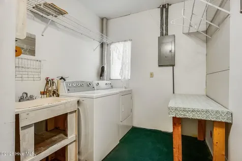 201 N Wilmington Street Richlands NC 28574