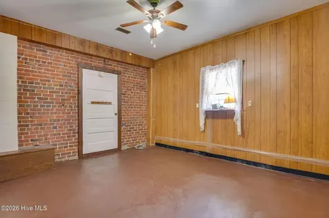 201 N Wilmington Street Richlands NC 28574