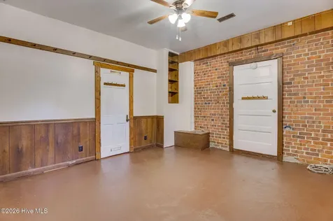 201 N Wilmington Street Richlands NC 28574