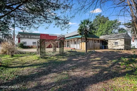 201 N Wilmington Street Richlands NC 28574