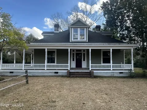 1005 W Church Street Laurinburg NC 28352