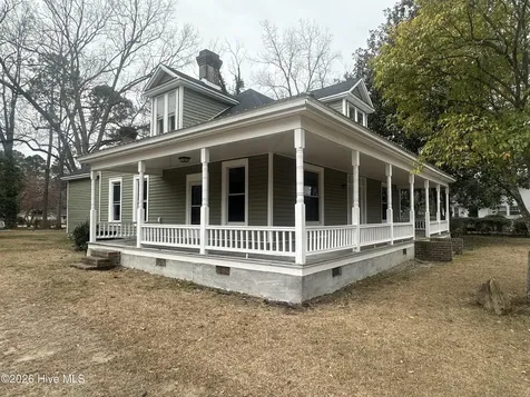 1005 W Church Street Laurinburg NC 28352