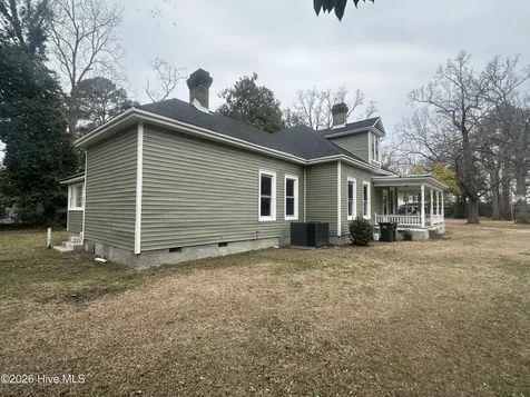 1005 W Church Street Laurinburg NC 28352