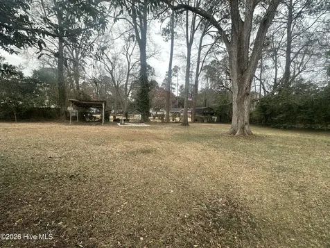 1005 W Church Street Laurinburg NC 28352