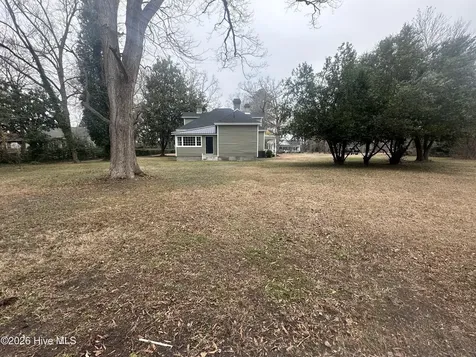 1005 W Church Street Laurinburg NC 28352