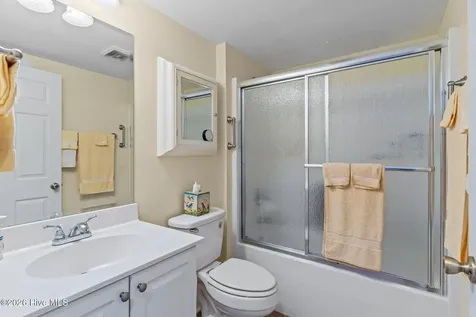 502B Castle Bay Drive Hampstead NC 28443